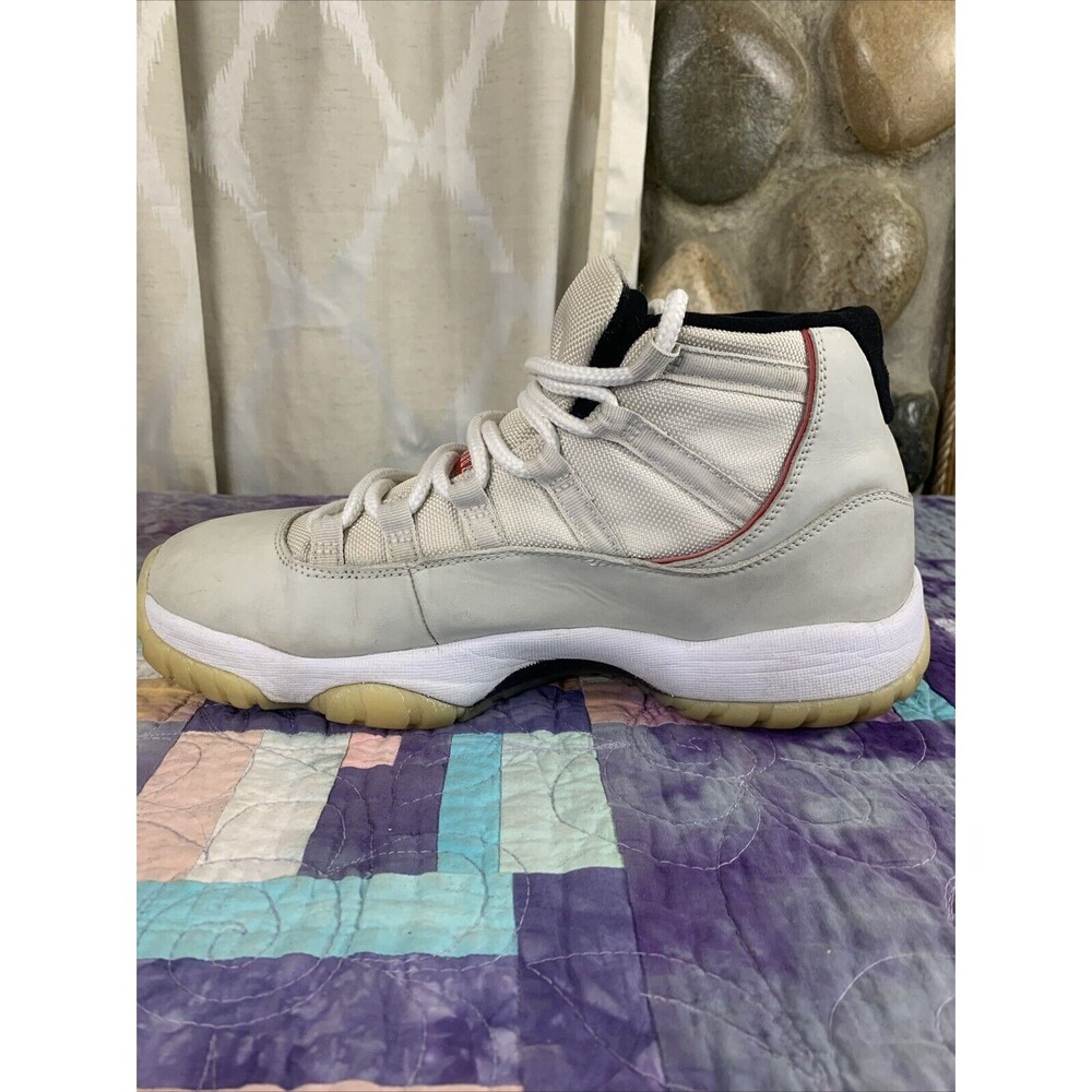 Jordan 11 Retro Platinum Tint 2018 pre-owned Size 11 - Picture 5 of 16